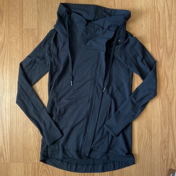 ❤️ Lululemon Coast Easy Wrap Size 2 NWT - Picture 1 of 12